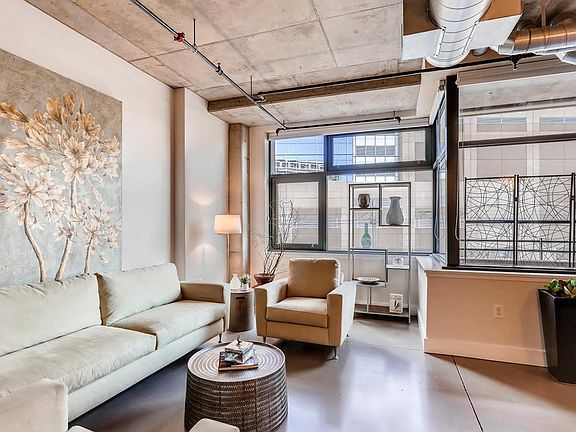 4th image of 2100 16th St Unit 209
