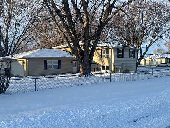 3rd image of 1401 Spartan Ave
