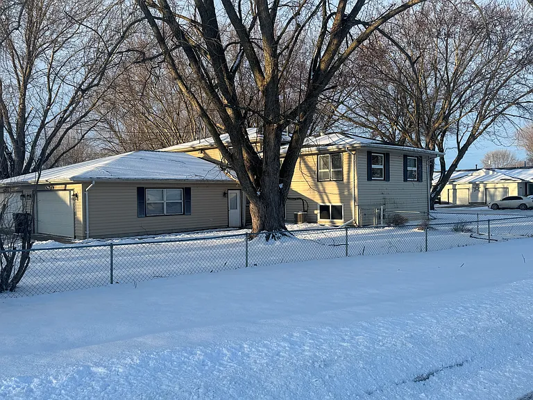 1401 Spartan Ave — Photo 3