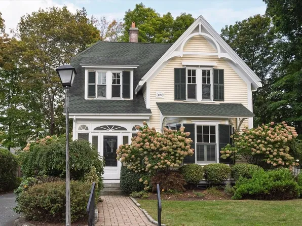 16 Abbott St, Wellesley, MA 02482