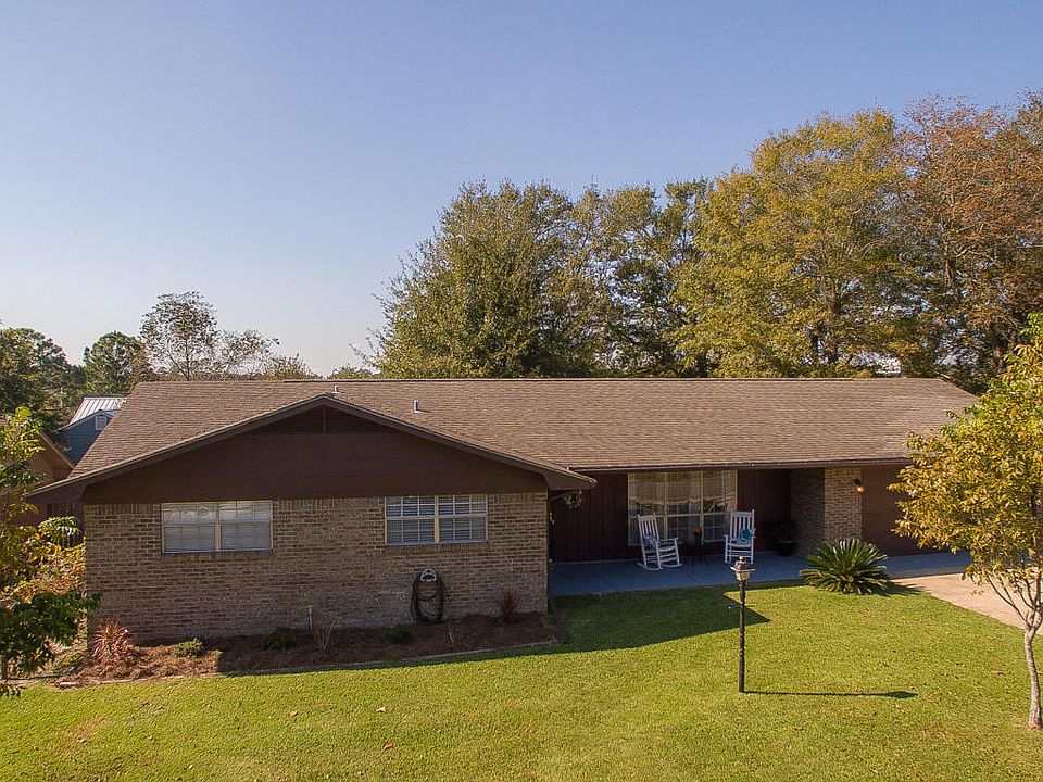 1st image of 15686 Parkwood Dr S