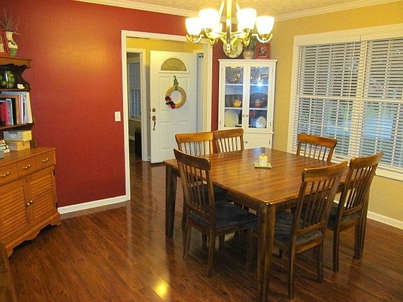 5th image of 2106 Carol Dr