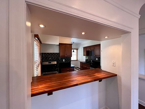 5th image of 7968 Willoughby Ave
