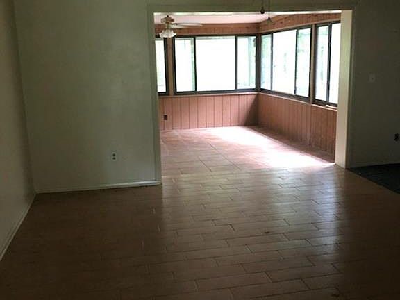 5th image of 595 Wildwood Dr