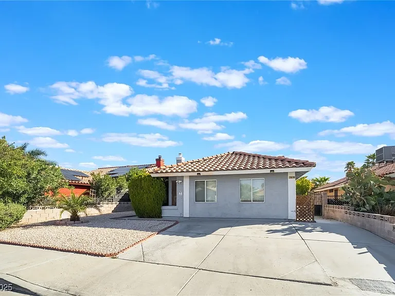 7076 Gunslinger St — Photo 2