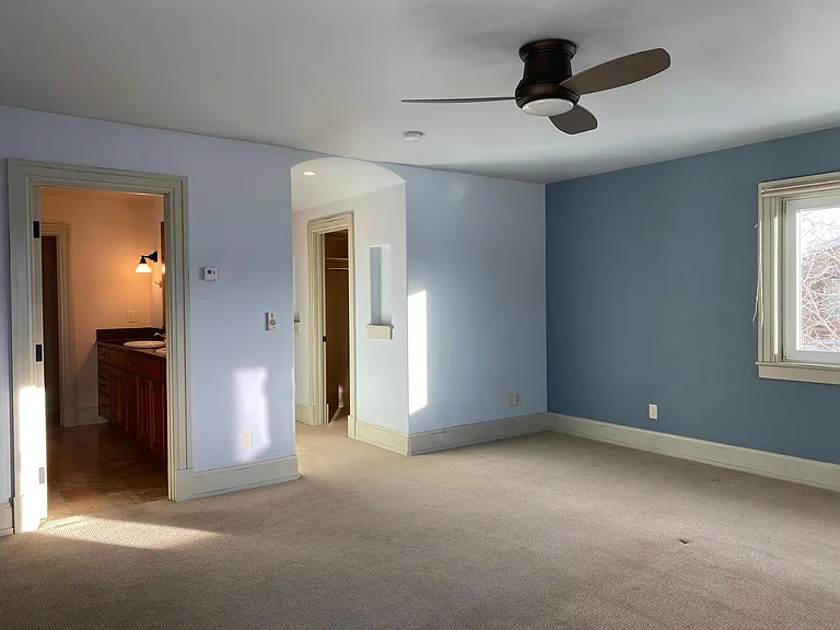 821 Broad St — Photo 35