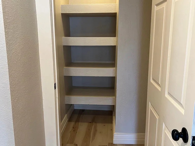 Pantry / linen closet