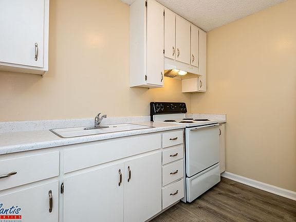 3rd image of 5085 Wilder Dr APT B