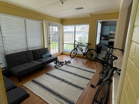4th image of 1016 SW 6th Ave #10466954