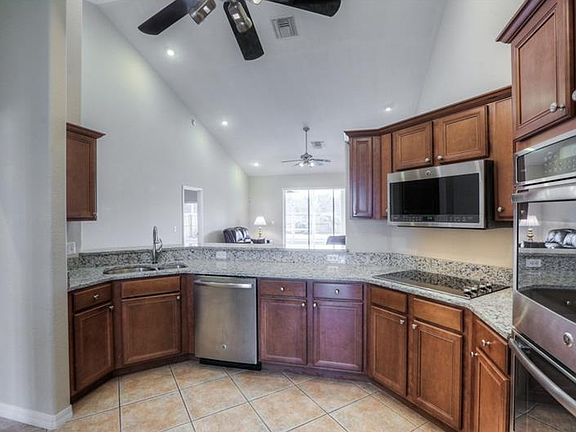 3rd image of 20680 Nettleton St #4