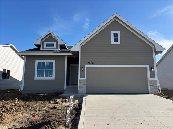 1830 Silver Maple Dr, Norwalk, IA 50211