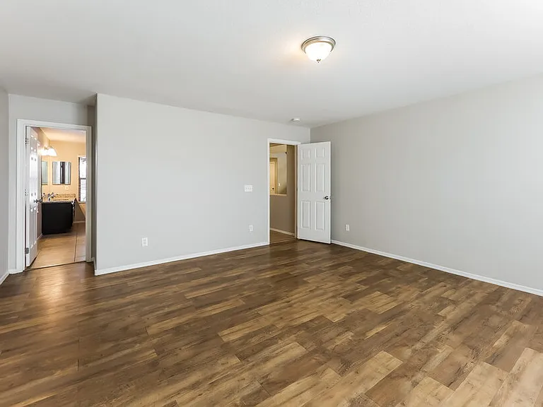 8027 W Mission Ln — Photo 11