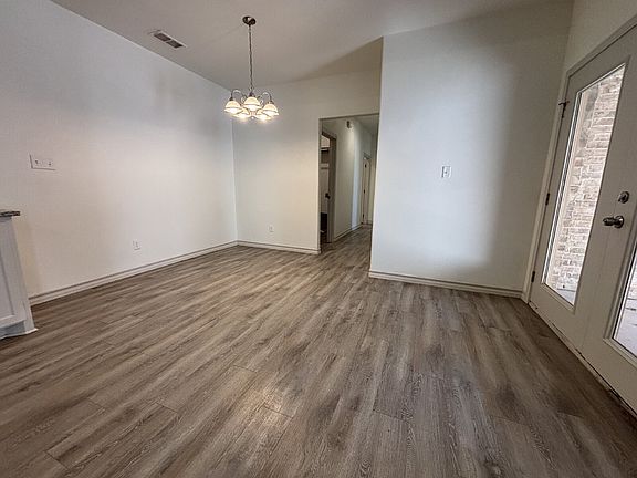 4th image of 2407 Quitman Ave #A