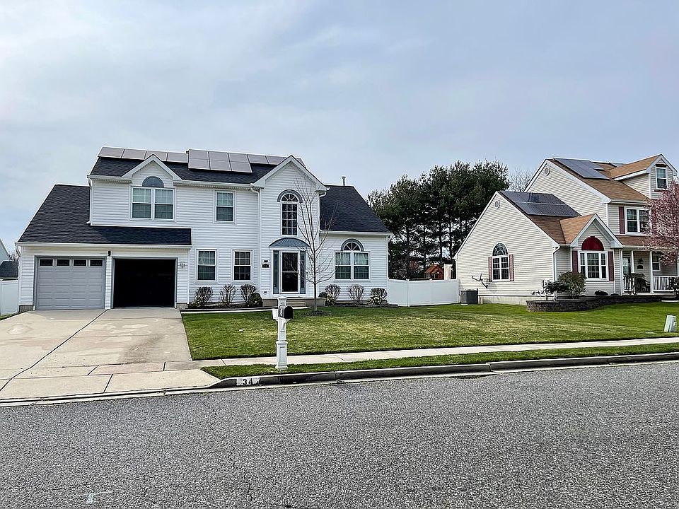 2nd image of 34 Lexington Park Rd