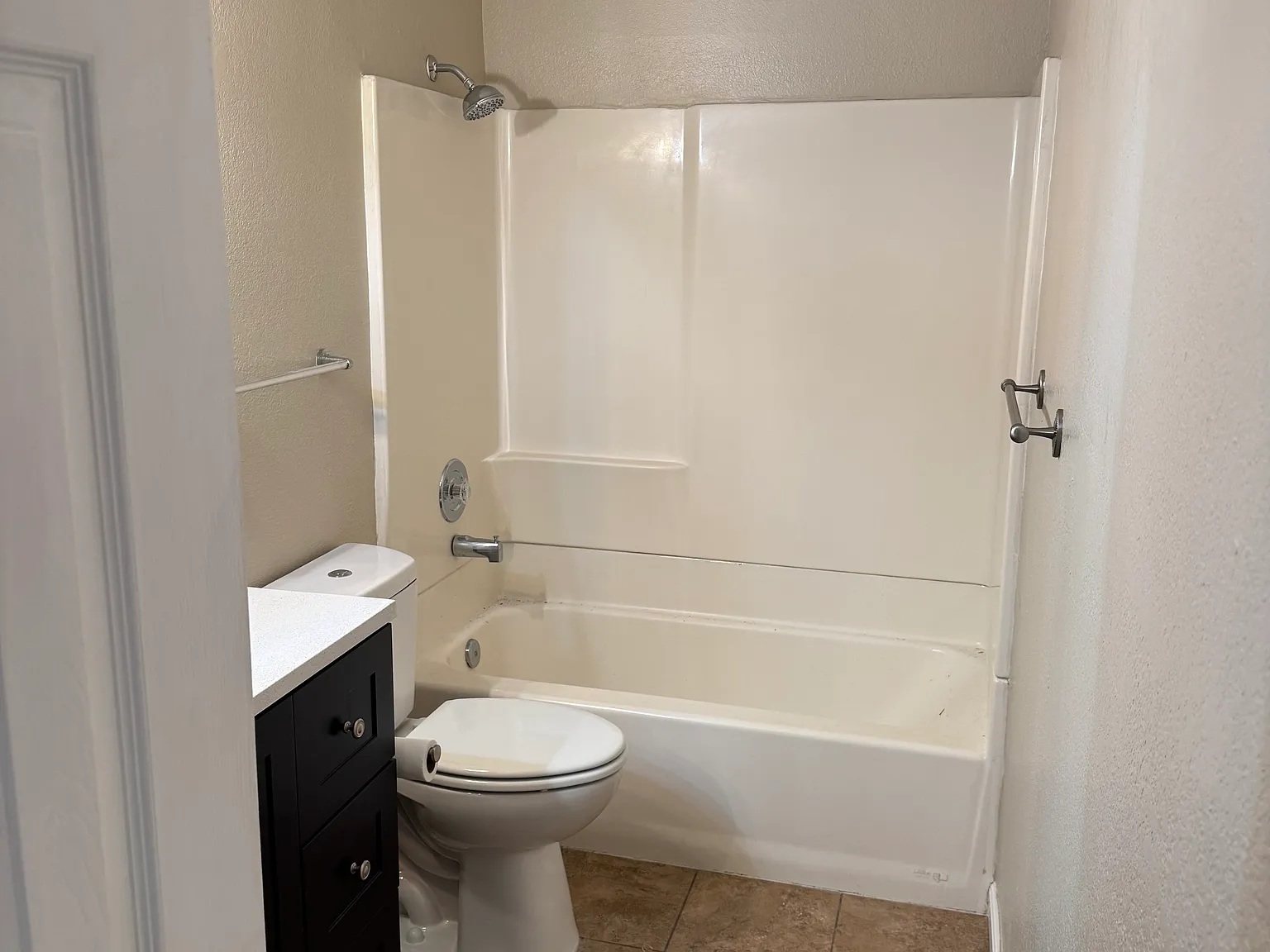 3 bed, 1882 sqft, $2,550 — Photo 4