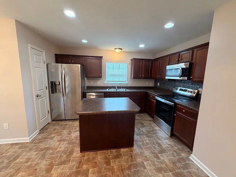 217 Neal Ave — Photo 11