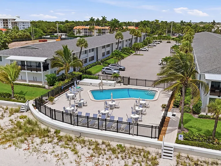 1065 Gulf Shore Blvd N #1 — Photo 36