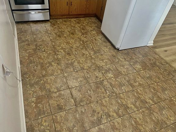 5th image of 5006 W Oklahoma Ave #7