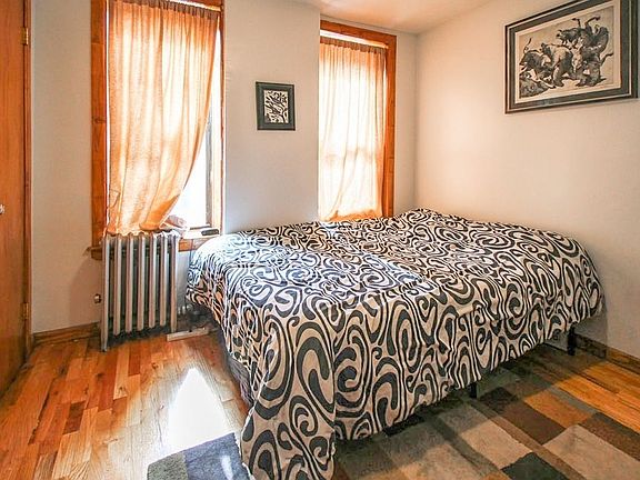 5th image of 381 Berry St #2C