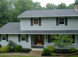 112 Boggs Hill Rd, Wheeling, WV 26003