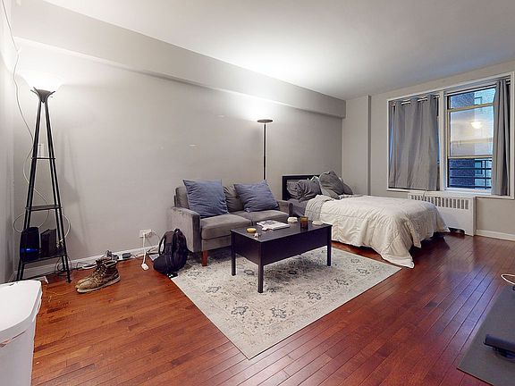 3rd image of 340 E 58th St APT 1E