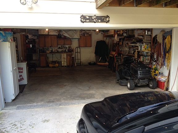 3rd image of 3811 Fairfax Dr