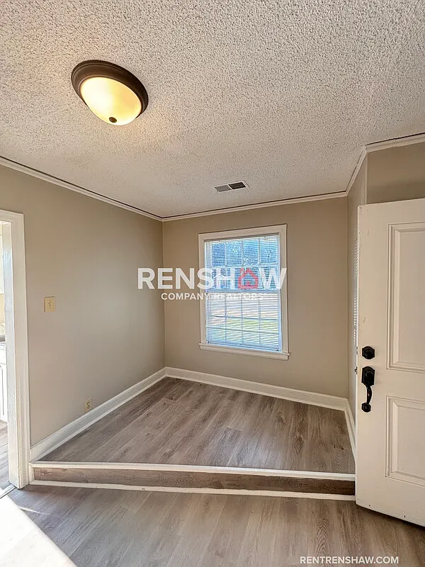 2 bed, 1.0 bath, 1332 sqft, $1,150 — Photo 4