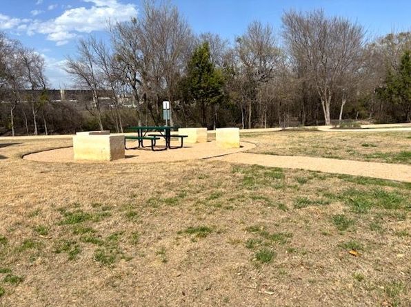 300 La Escalera Dr, Leander, TX 78641