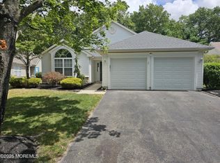 63 Skyline Dr, Lakewood, NJ 08701