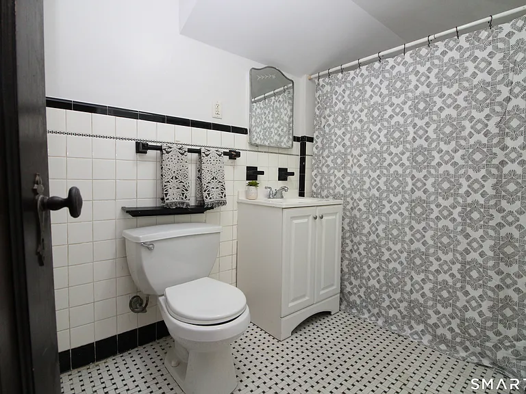 53 Lilac Ave — Photo 15