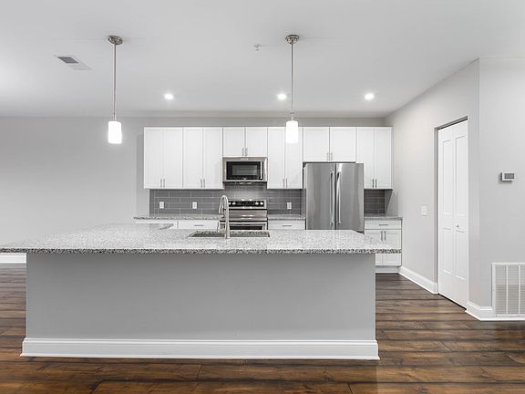 2nd image of 5339 Highpointe Lakes Dr #403