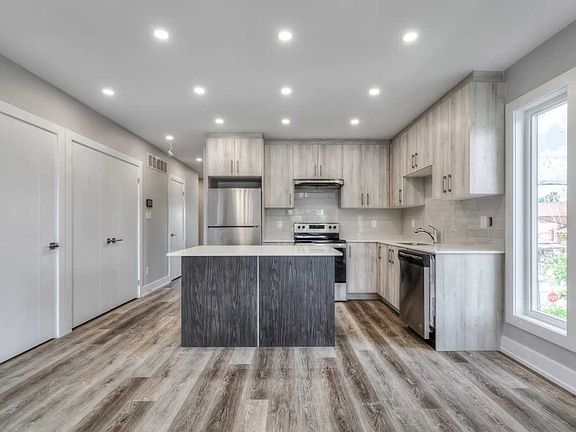 3rd image of 53 Rockcliffe Blvd #3