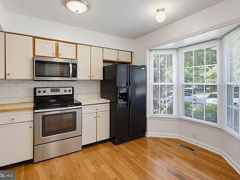 8867 Willowwood Way — Photo 9