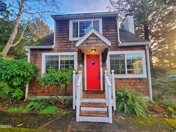 1828 NW 34th St, Lincoln City, OR 97367