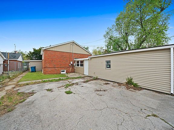5th image of 714 E Sibley Blvd