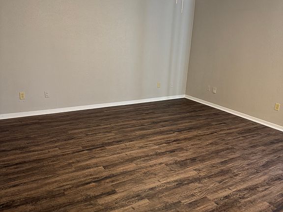5th image of 7016 Lincolnshire Ln