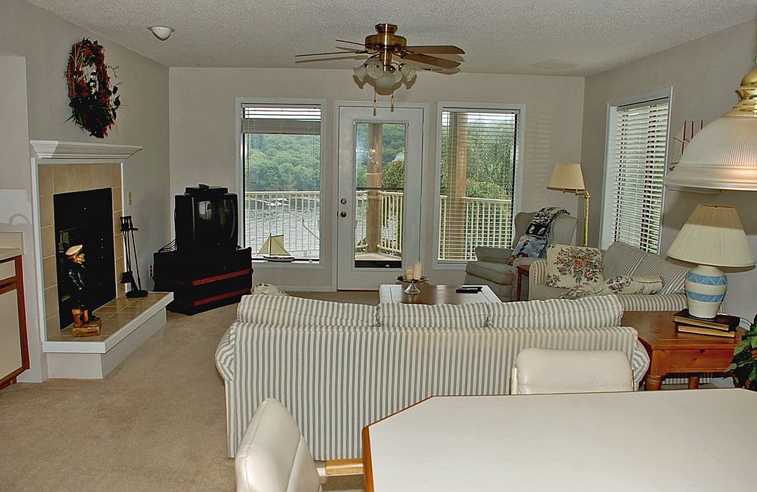 2102b Oak Bluff Blvd 2B, Camdenton, MO 65020 Zillow