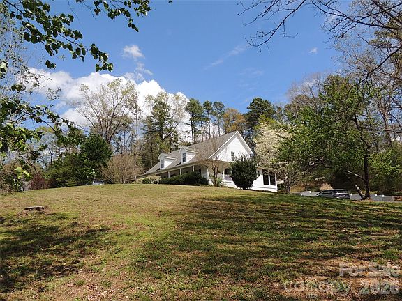 3rd image of 256 Gable Hill Ln