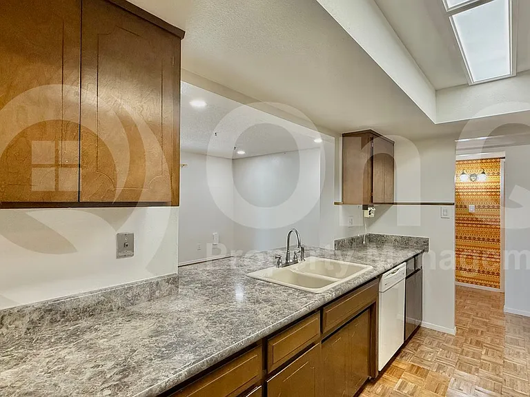 1218 E Alameda Dr — Photo 5