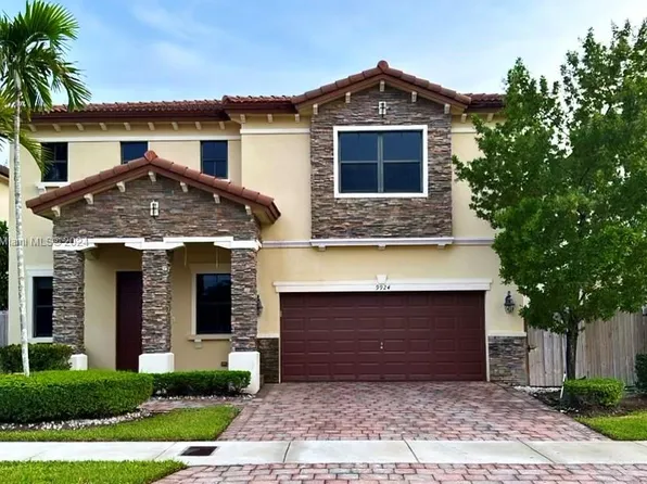 9924 NW 86th Ter, Doral, FL 33178