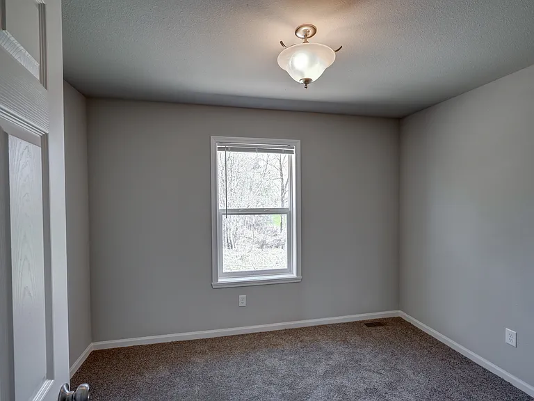 639 McKay Way — Photo 8