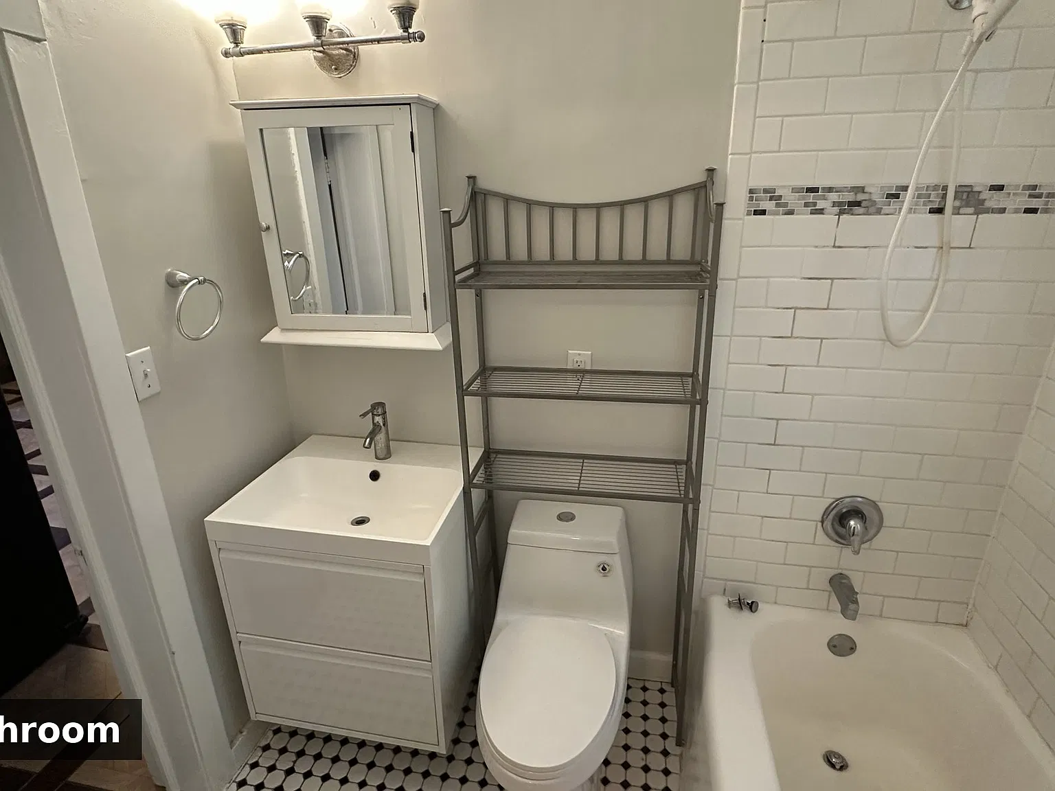 2 bed, 1100 sqft, $1,795 — Photo 4
