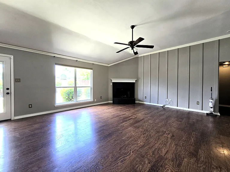 3713 Periwinkle Dr — Photo 3