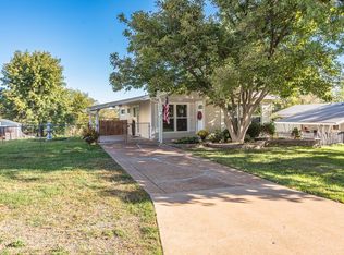 433 Ballwin Ave, Ballwin, MO 63021