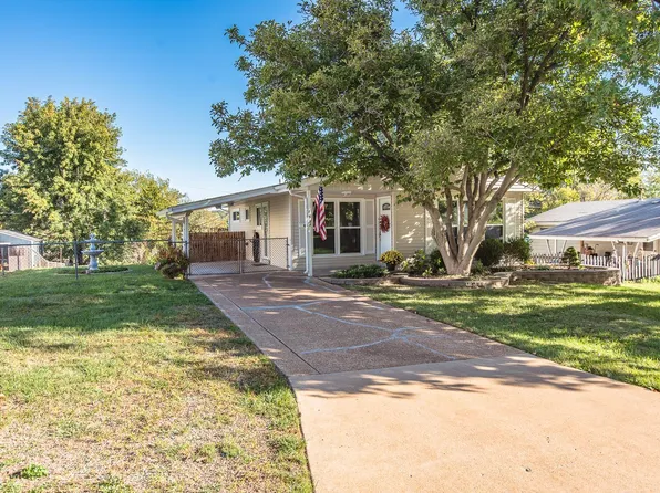 433 Ballwin Ave, Ballwin, MO 63021