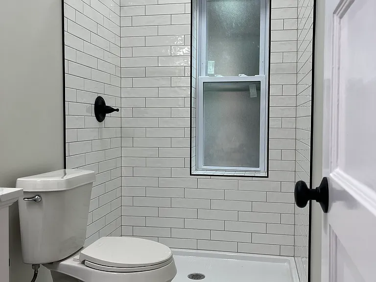 54 Whitney Pl #6 — Photo 8