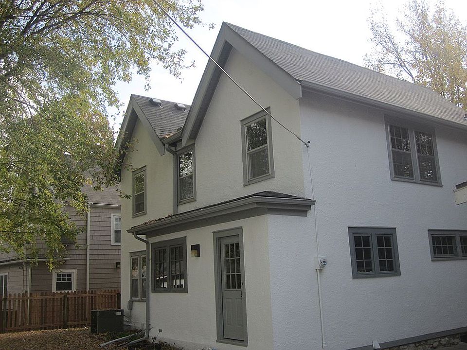 2nd image of 206 W Dartmouth Rd