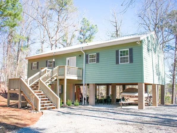 2786 Chapel Dr, Elberton, GA 30635