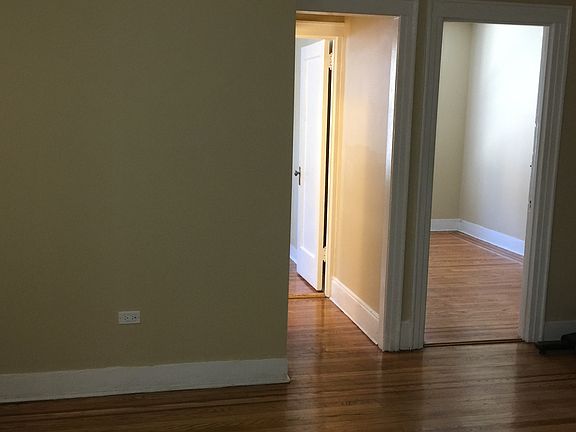 5th image of 3075 47th St APT 1R