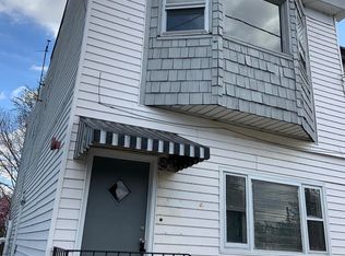 132 S King St, Gloucester City, NJ 08030